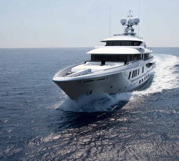 Yacht NEW SECRET, Amels | CHARTERWORLD Luxury Superyacht Charters